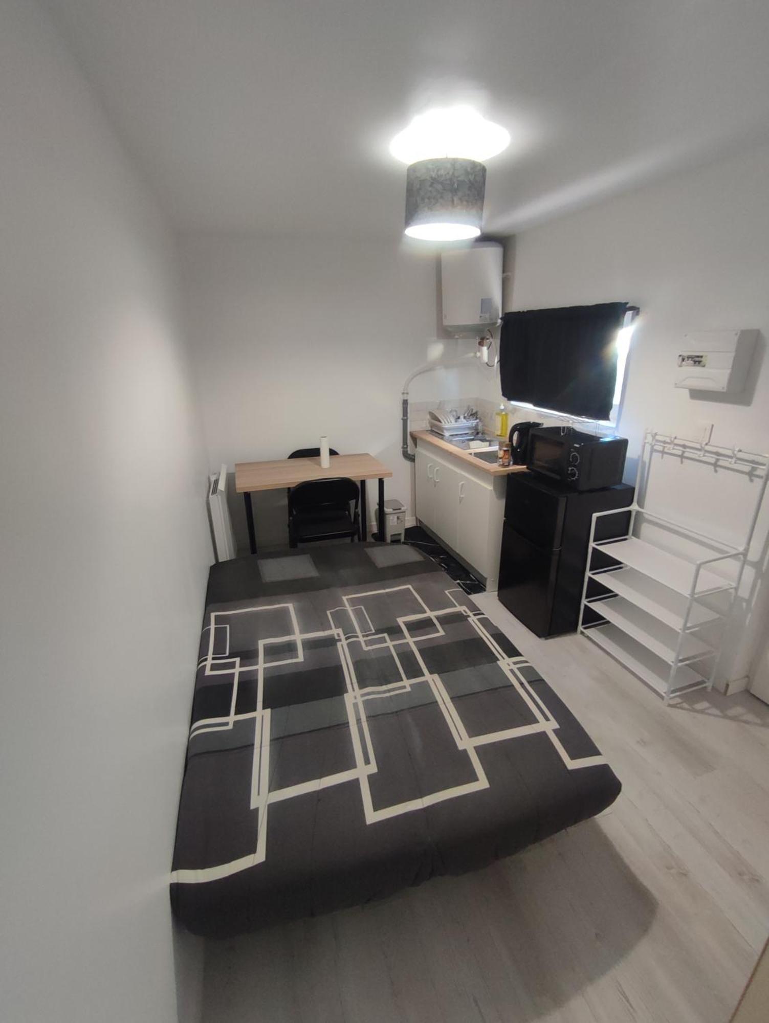 Petit F2 Meuble Independant Daire Limay Dış mekan fotoğraf